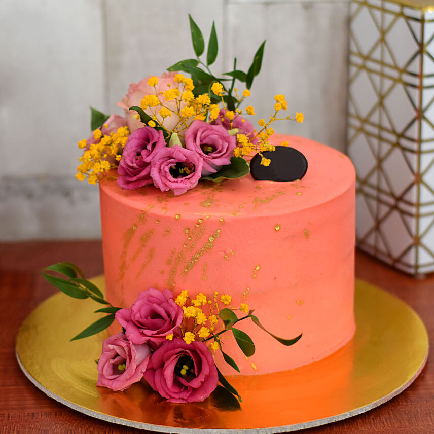 Flowerly Chocolate Cake: Send Cakes to Bahrain