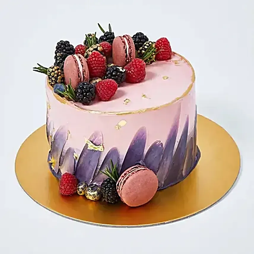 Berry Surprise Cake: توصيل كيك في البحرين