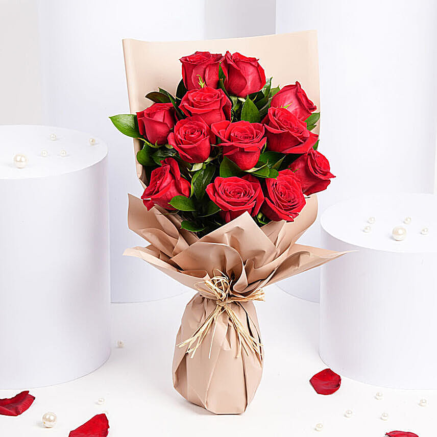 Love Expression Valentine 12 Roses: Gift Delivery Bahrain