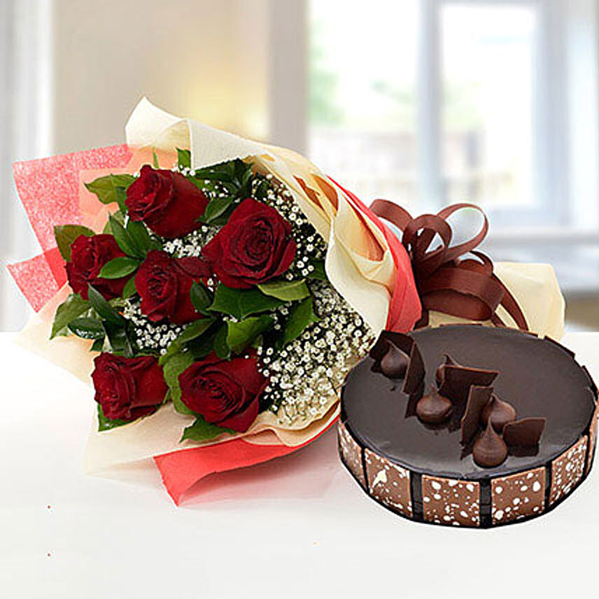 Elegant Rose Bouquet With Chocolate Cake EG: Send Cakes To Cairo East