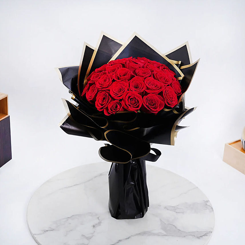 Love Expression Valentine 50 Red Roses: Send Gifts to Egypt