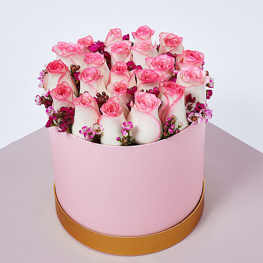 Dual Shade Roses In A Box: Send Gifts to Jordan