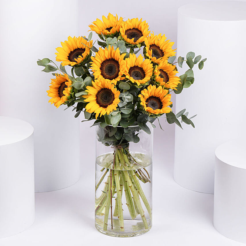 Sun Kissed Sunflowers: توصيل هدايا الأردن