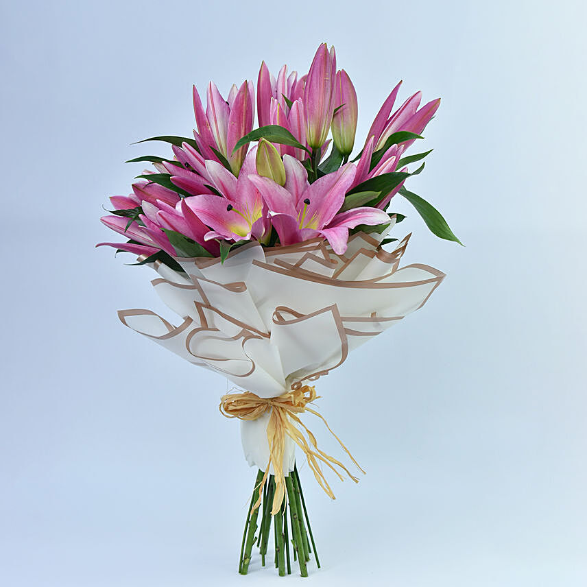 Feather Touch Floral Bouquet: Flower Delivery Kuwait