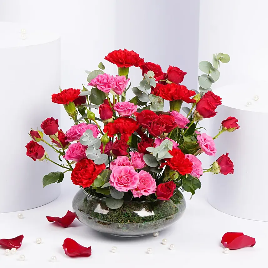 Roses Charm in Glass Dish: Send Mothers Day Gifts to Kuwait