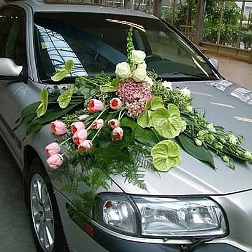 Premium Car Decoration: Flowers for Bride