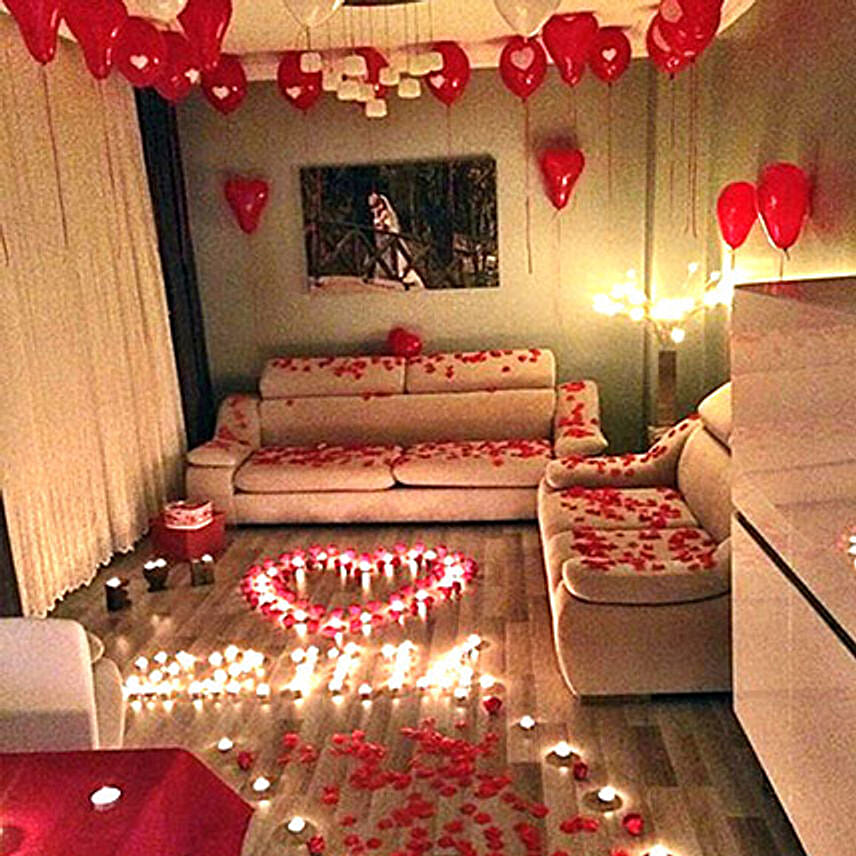 Romantic Decor Of Balloons and Candles: Party Supplies