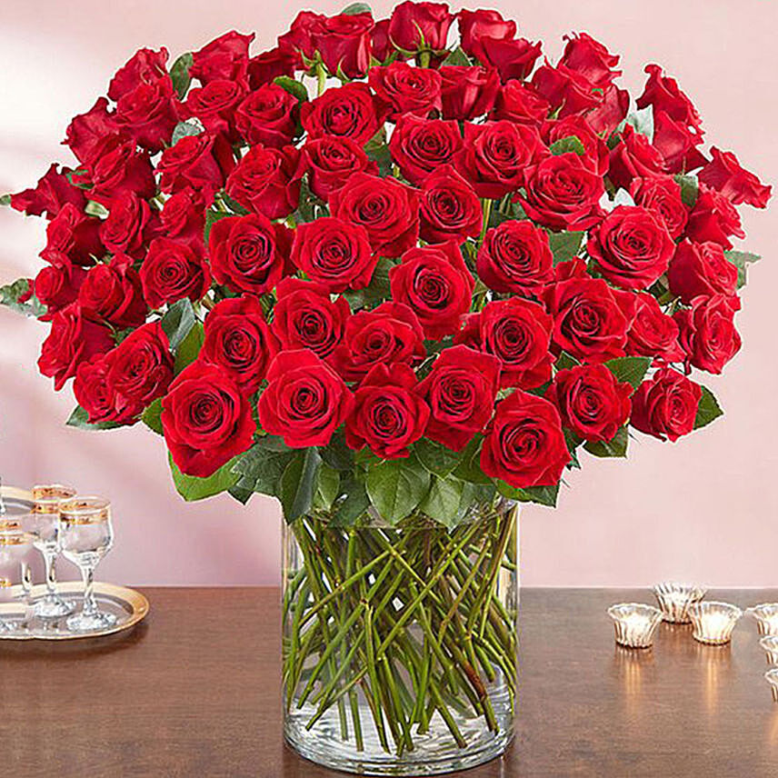 Ravishing 100 Red Roses In Glass Vase: Anniversary Gifts for Her