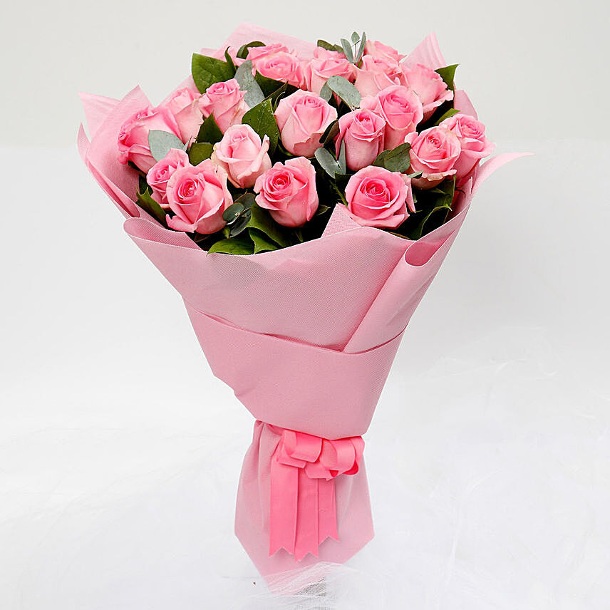 Passionate 20 Pink Roses Bouquet: Romantic Flowers 