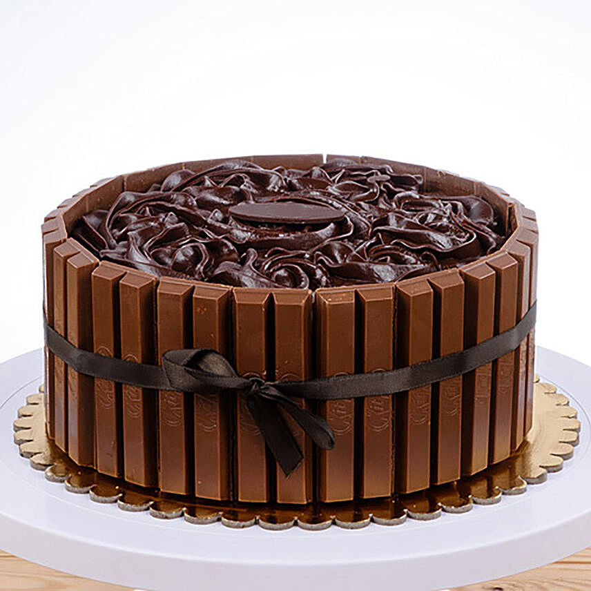 KitKat Chocolate Cake: Chocolate Cake 