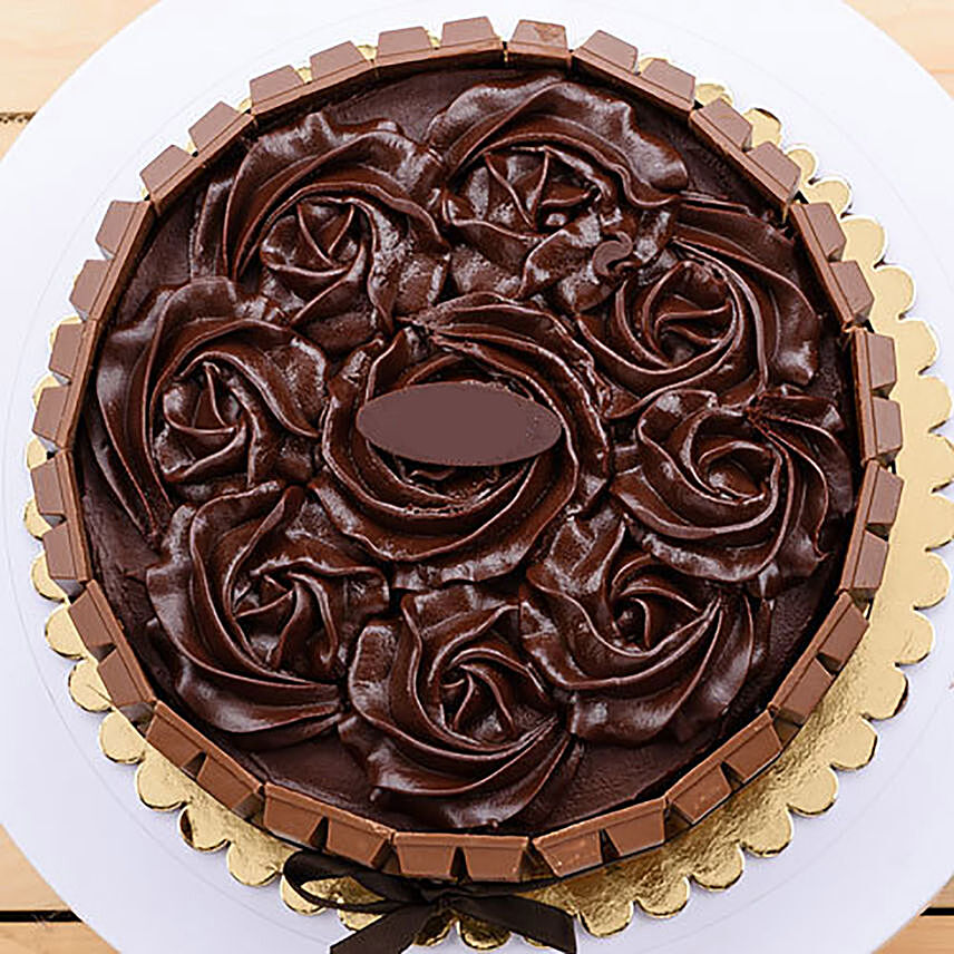 KitKat Chocolate Cake: Chocolate Cake
