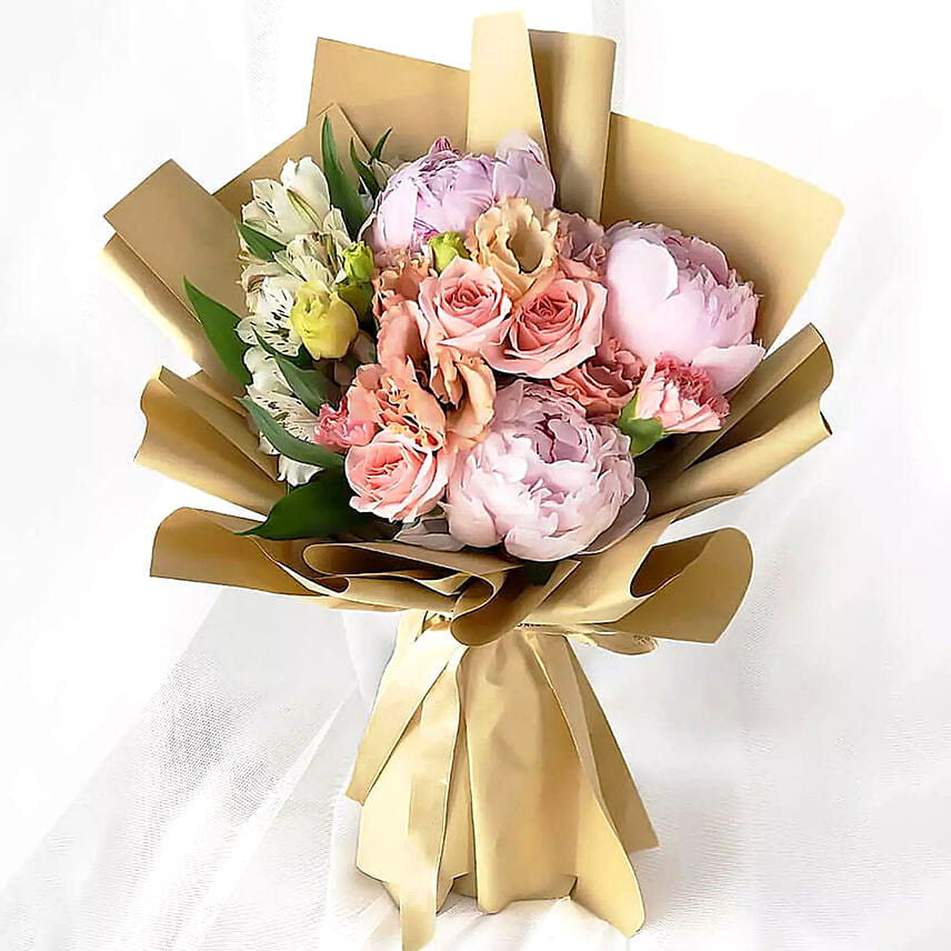 Pink Elegance Bouquet: Mixed Flowers