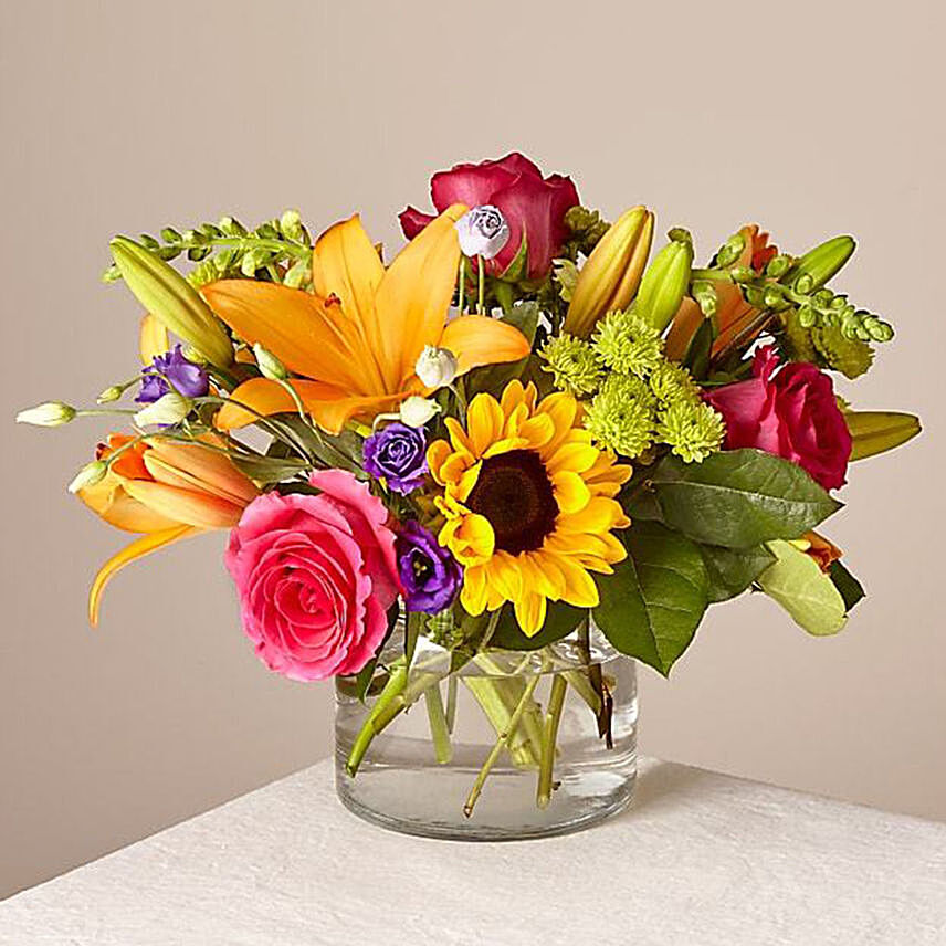 Heavenly Mixed Flowers Glass Vase: Chrysanthemum Flowers 
