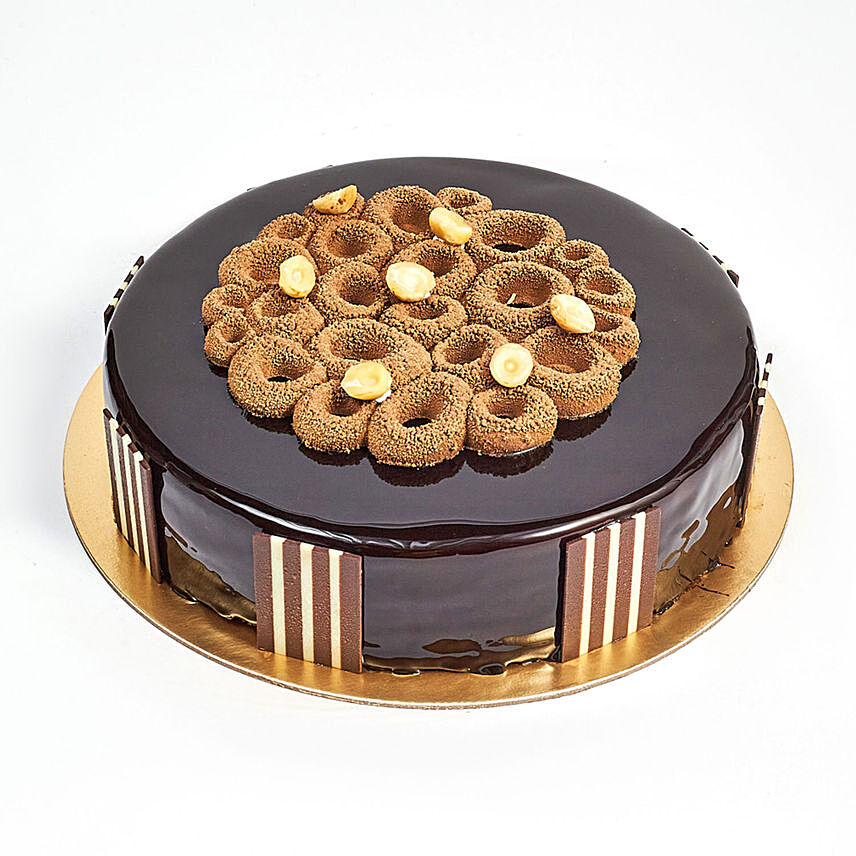 Crunchy Chocolate Hazelnut Cake: Eggless Birthday Cakes