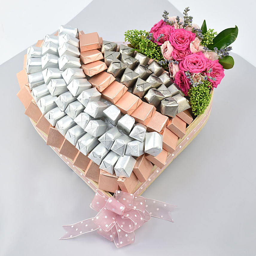 Chocolates and Roses in Heart Shape Tray: Mothers Day Gifts to Fujairah