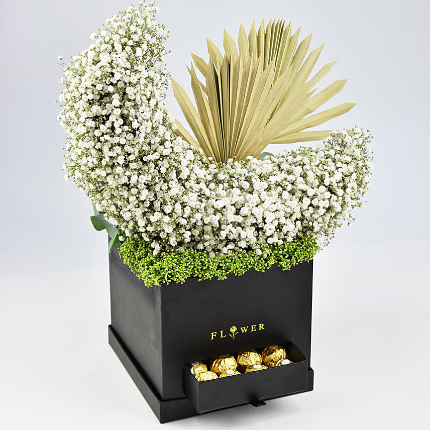 Moon Shape Flowers and Chocolates Box: Eid Gifts to Abu Dhabi