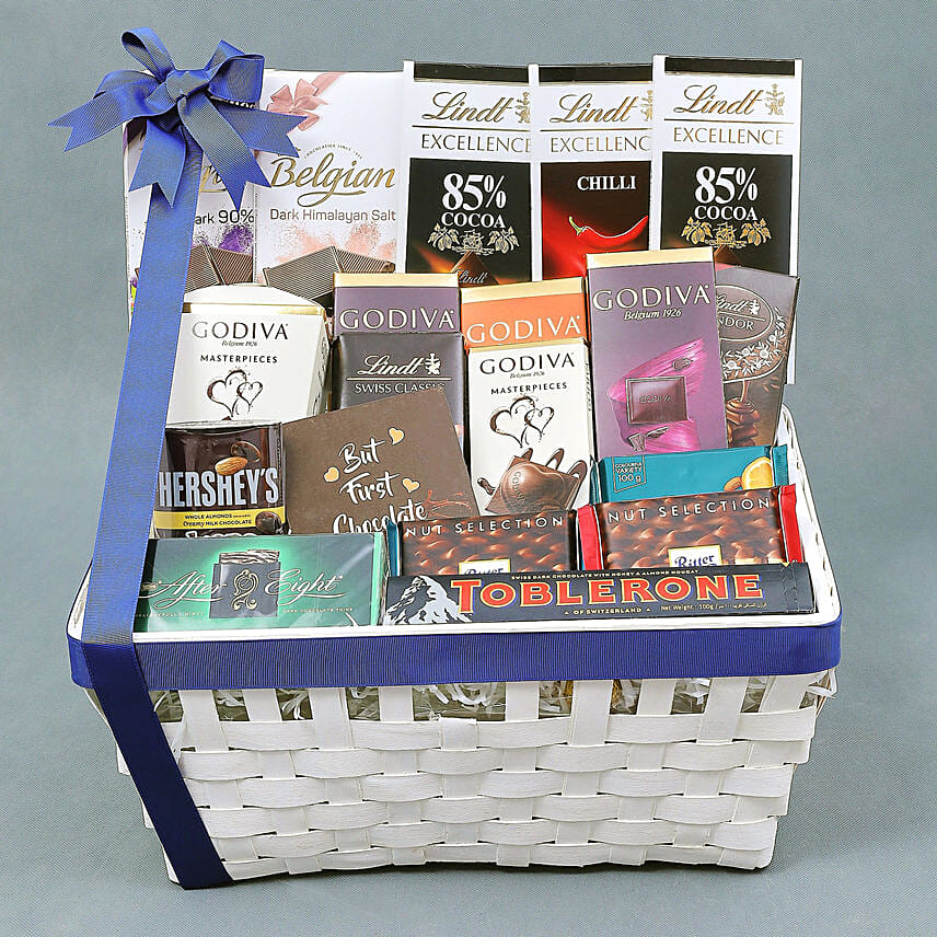 Dark Chocolates Love Big Basket: Chocolate Hampers 
