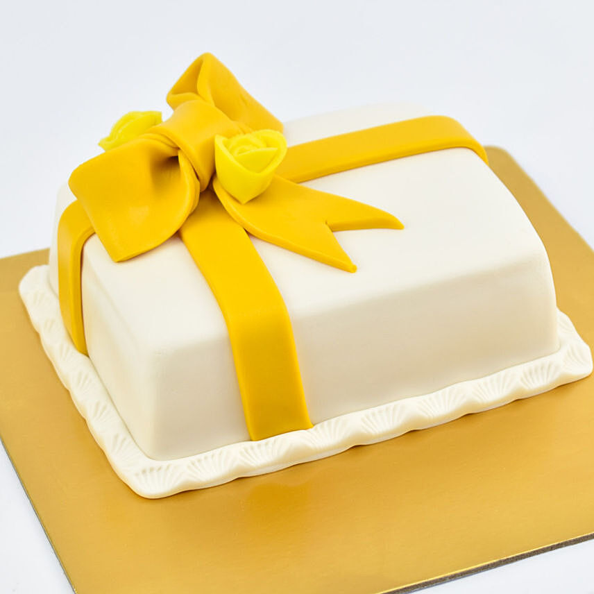 Designer Gift Wrapped Mono Cake: Gift Ideas for Girls