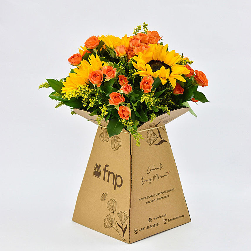 Pleasing Sunflowers and Roses Bunch: Sunflowers Bouquets 
