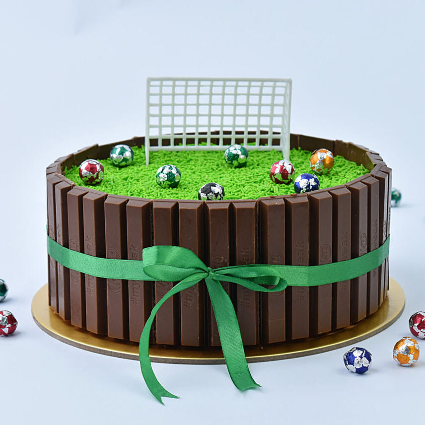 Football Field Designer Cake: Football Cake