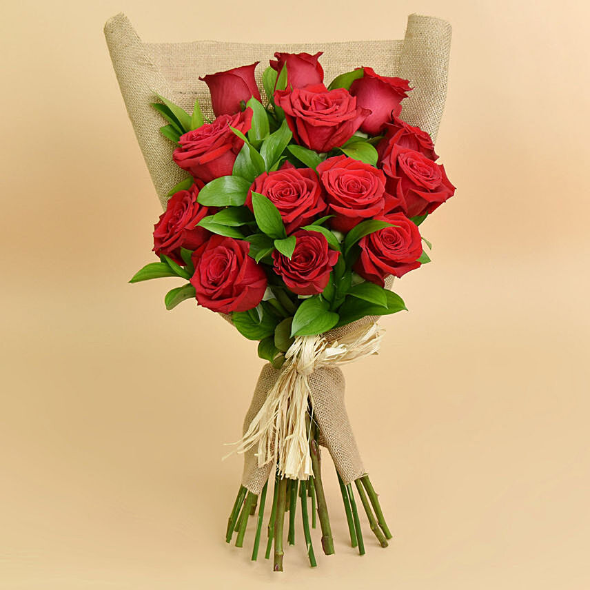 12 Valentines Red Roses Bouquet: Valentine Flowers to Fujairah