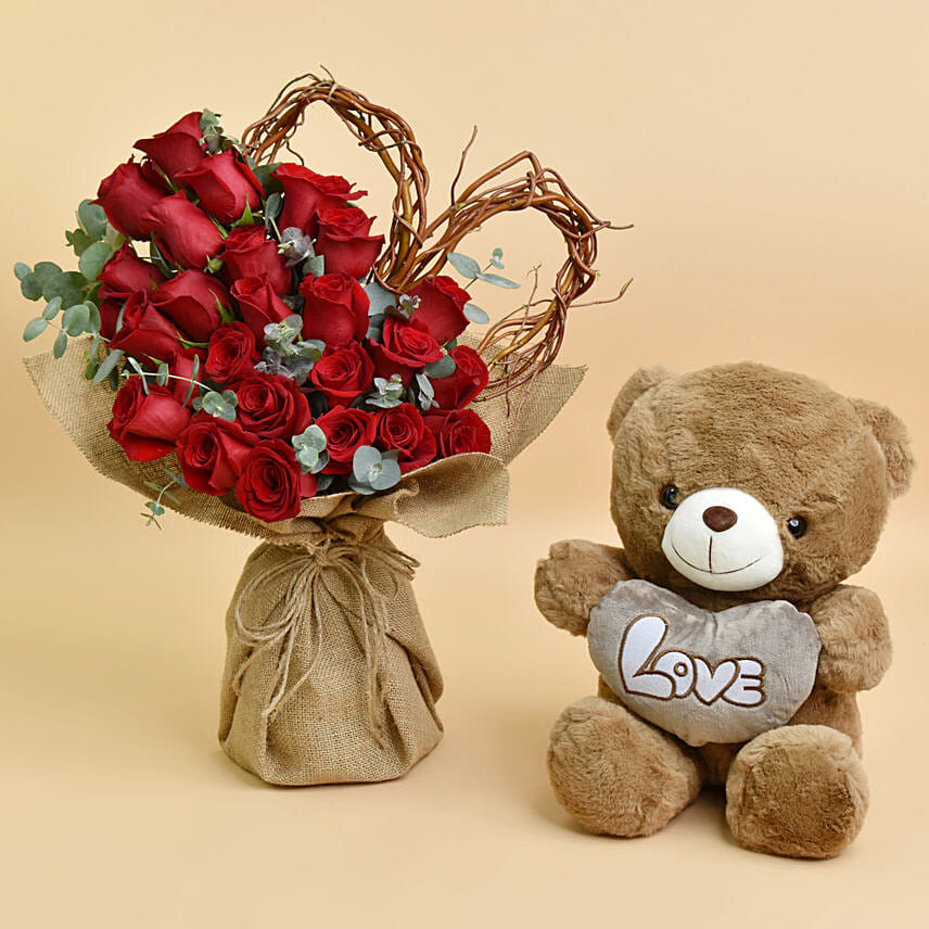 Heart and Roses Bouquet and Teddy: Gifts Combos 