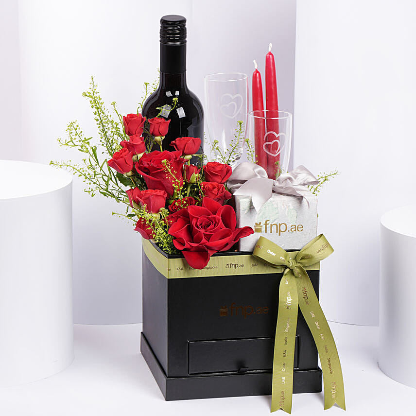 Hearts and Red Roses Hamper: Gift Hampers 