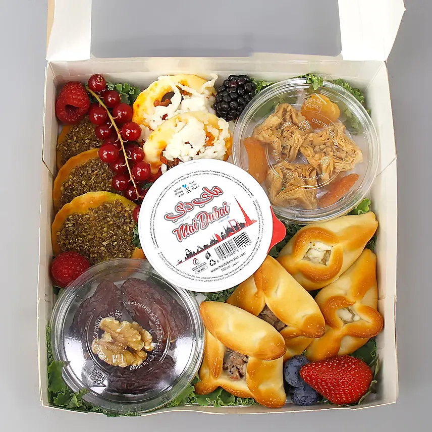Iftar Box Small: Bakery and Snacks