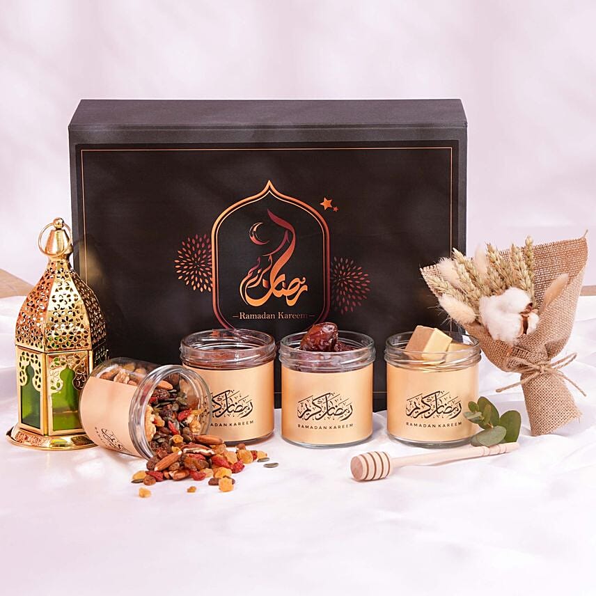 Ramadan Kareem Abundance Hamper: Ramadan Gift Hampers