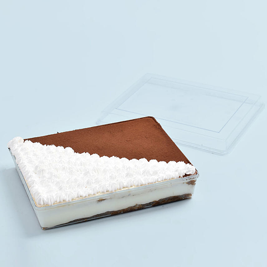 Vanilla Tiramisu Cake With Coffee Syrup: Tiramisu Cakes