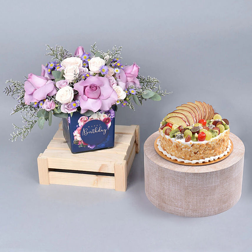 Birthday Roses Arrangement And Cake: Photo Cakes 