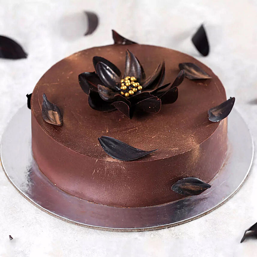 Classic Chocolate Vegan Cake: Chocolate Birthday Cakes