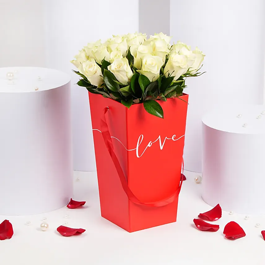 ورد عيد الحب - باقة ورد جوري أبيض في بوكس أحمر: هدايا يوم الورد