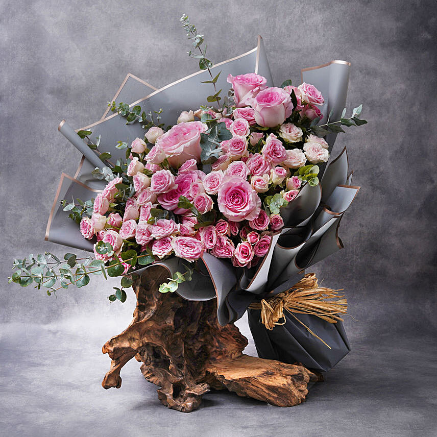 Exquisite Bouquet of Pink Roses: Rose Bouquet
