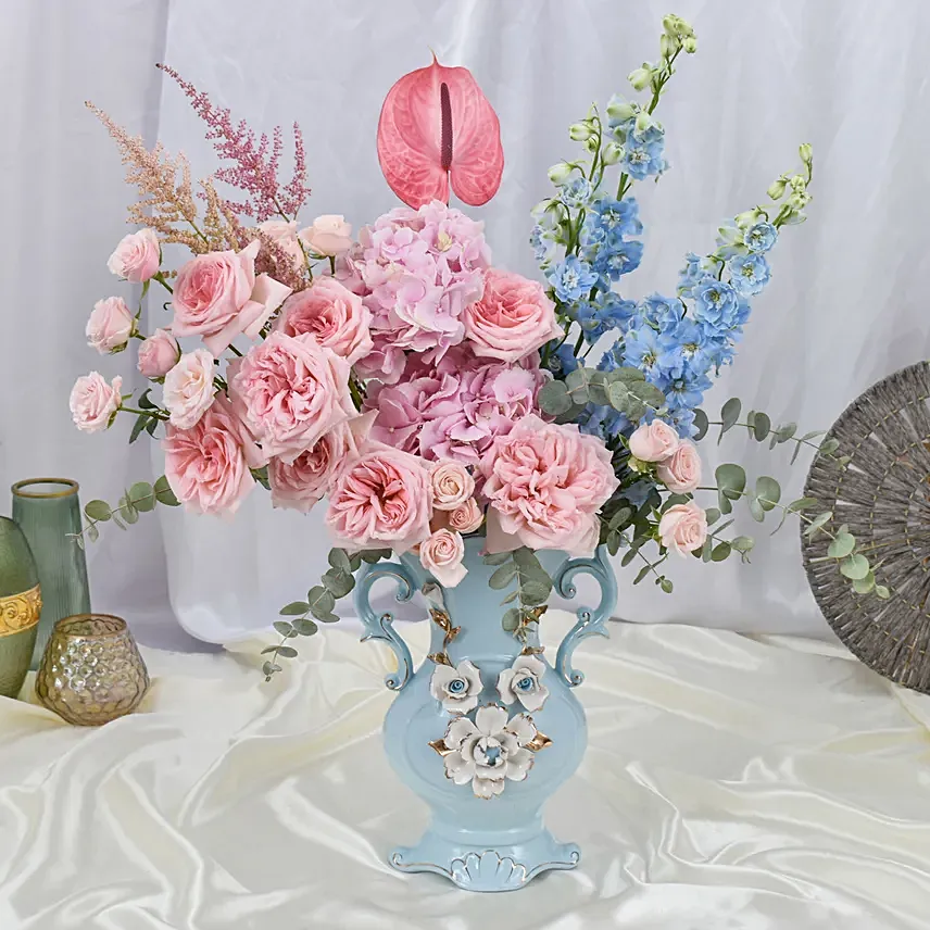 Glorious Flowers Blush: Premium Flowers