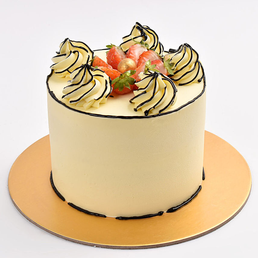 Golden Strawberry 2D Cake: Elevate Celebrations: Perfect Anniversary Cakes