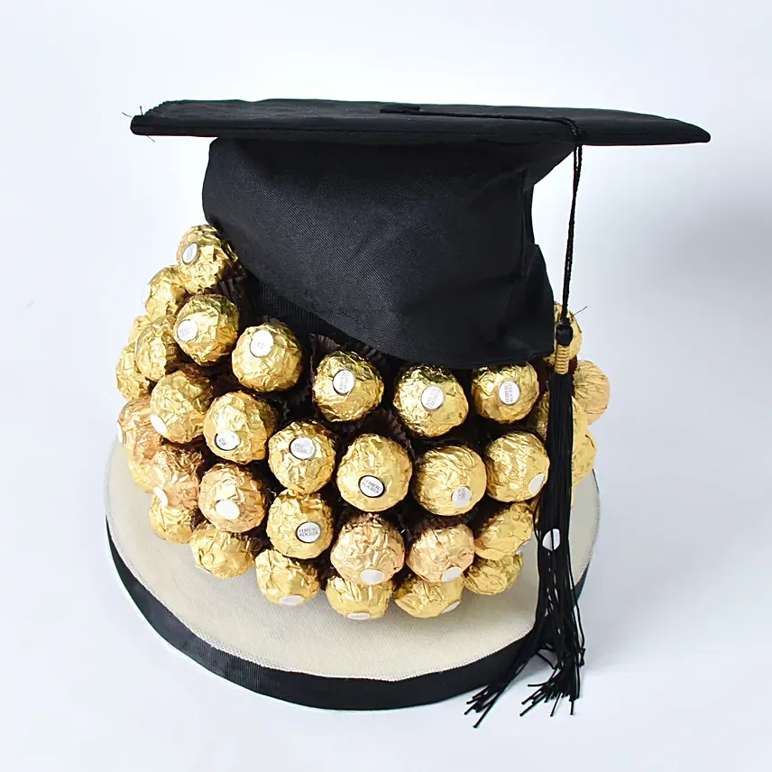 ترتسي شوكولاته فيريروروشيه 85 قطعة مع قبعة تخرج: سلال هدايا جديدة