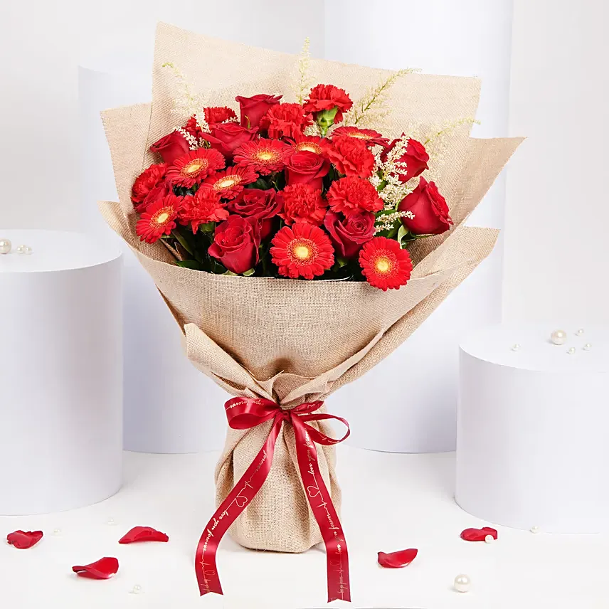 Intimate Red Flowers Bouquet: Kiss Day Gifts