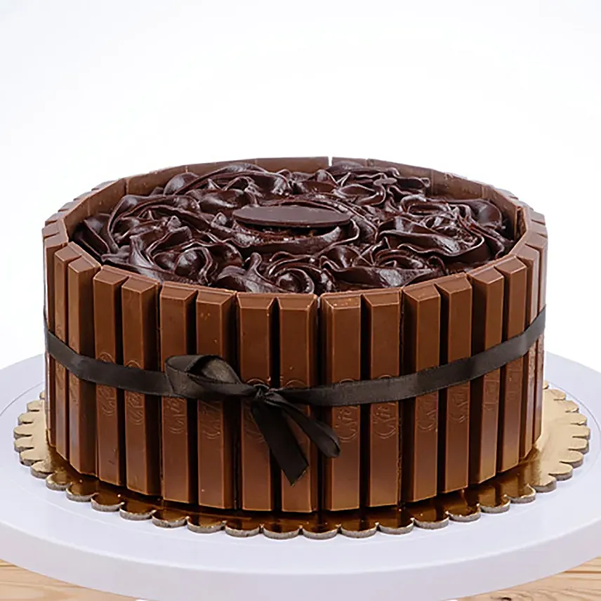 KitKat Chocolate Cake: Happy New Year Cake 2024