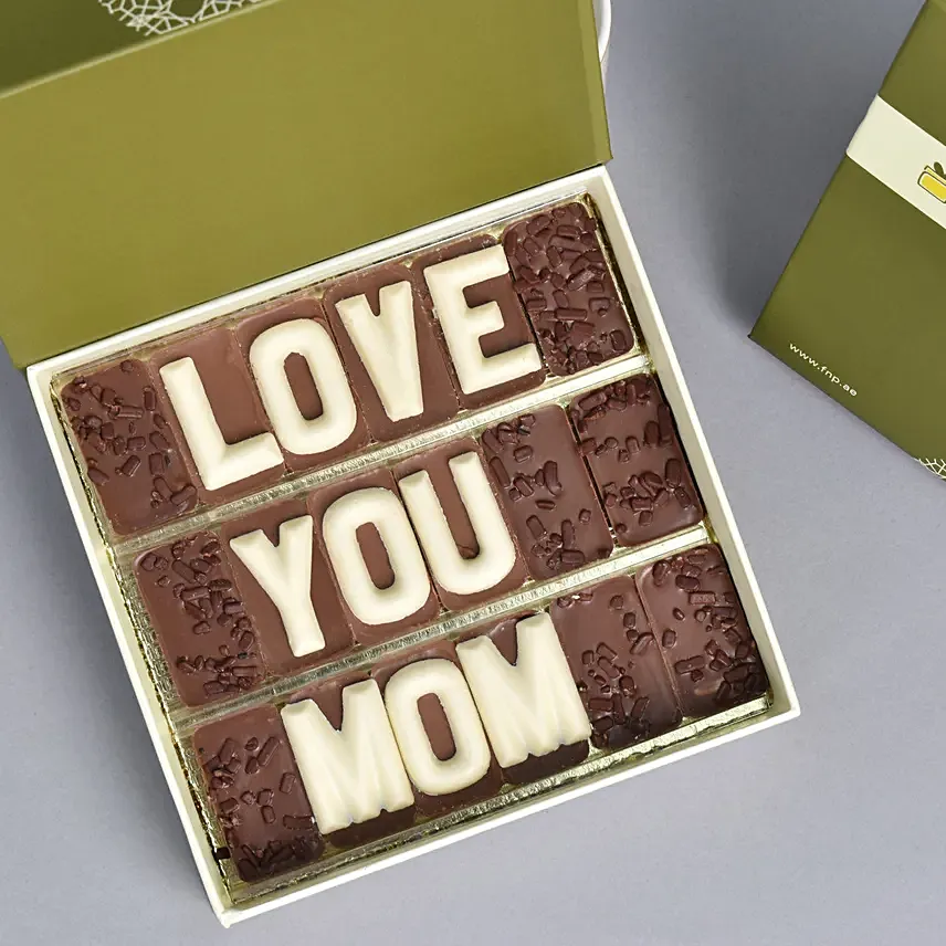 علبة شوكولاتة الحروف بعبارة أحبك أمي بوزن 250 غم: توصيل هدايا عيد الأم