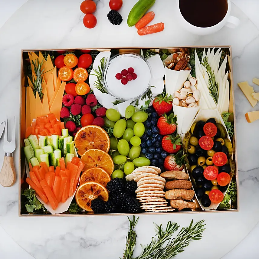 Luxe Vegetarian Cheese Box: Best Gift Shop - Gifts Delivery Dubai, UAE