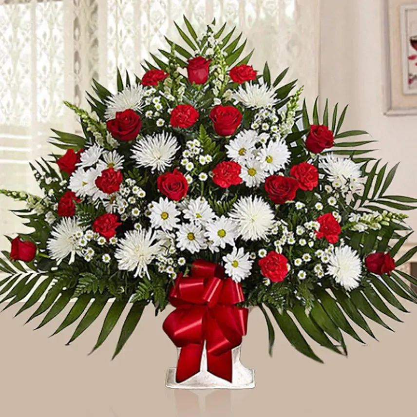 Luxurious Red N White Flower Arrangement: 