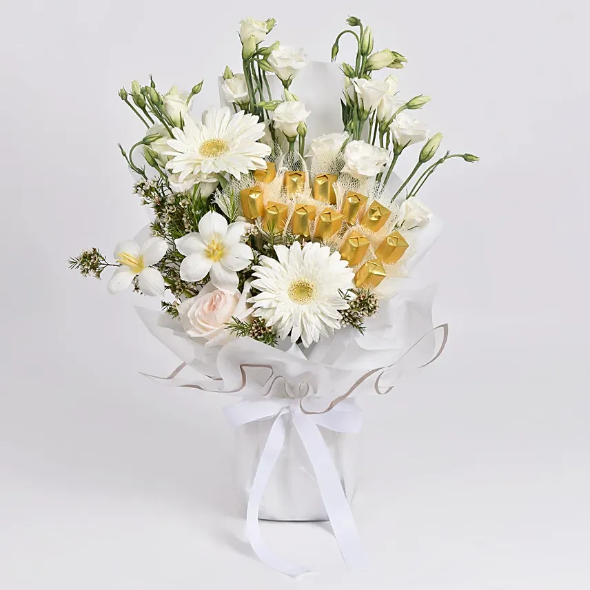 Mesmerising White and Gold: Gerberas Bouquet 