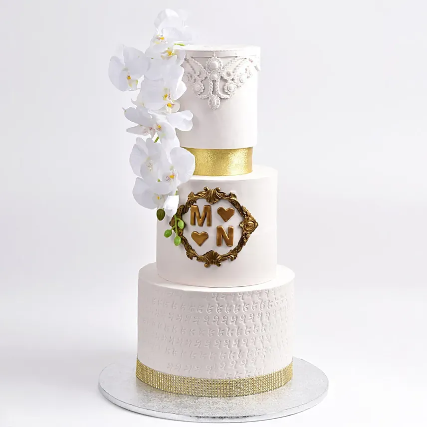 Moulded Ivory Wedding Cake: wedding cake 