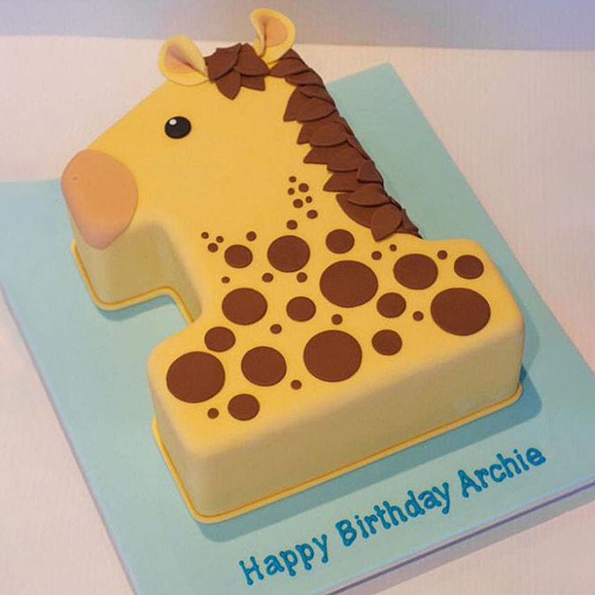 كيك على شكل زرافة بنكهة الفانيليا مزين بالفوندو: Alphabet N Number Cakes