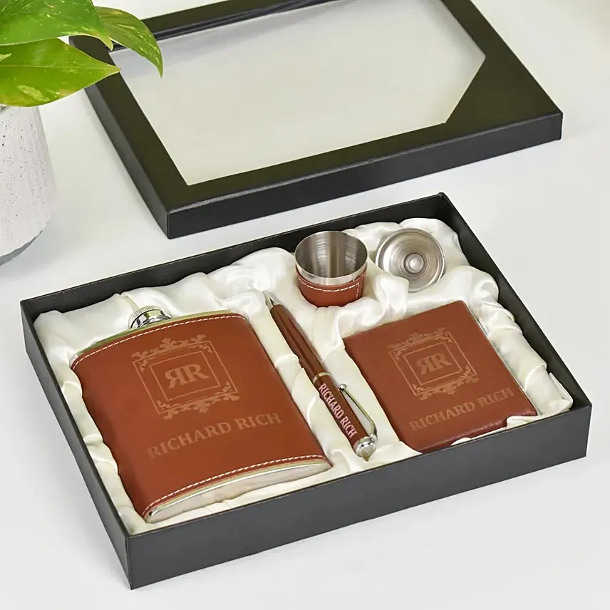 Personalised Hip Flask Gift Set: Unique Gifts for Boss