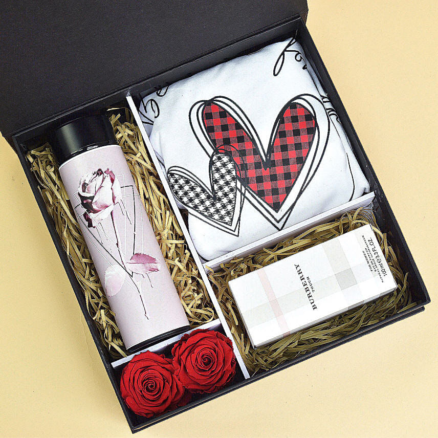 Personalized Women Hamper: Valentine Personalised Gifts