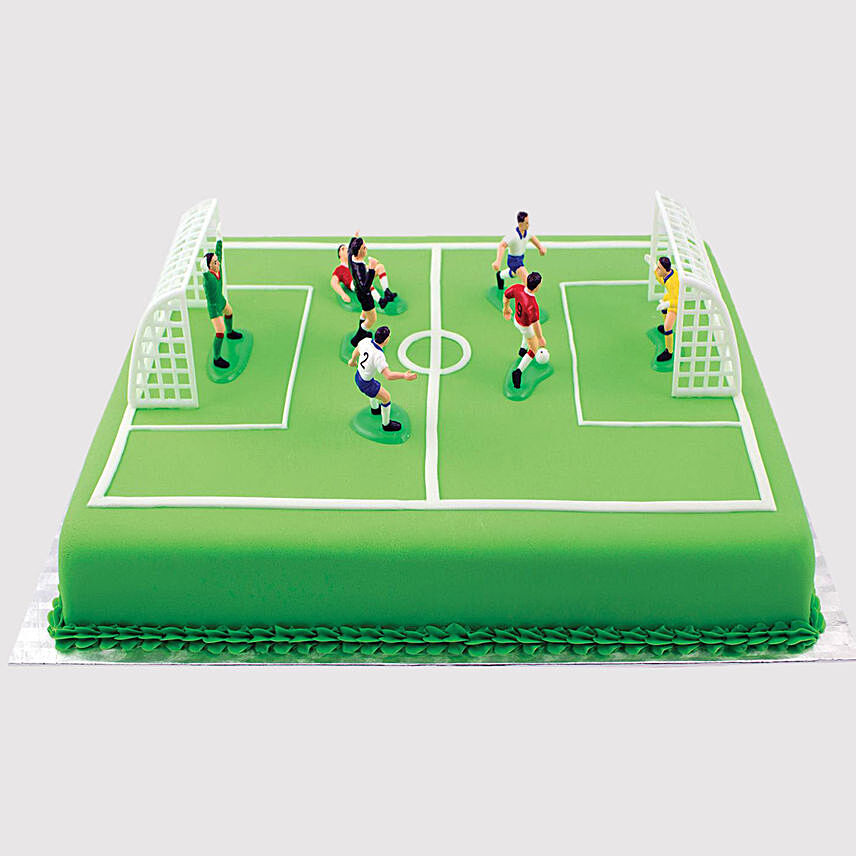 Playing Football Cake: Football Theme Cake