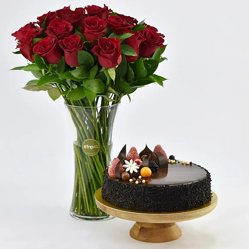 Pure Romantics: Anniversary Flowers & Cakes