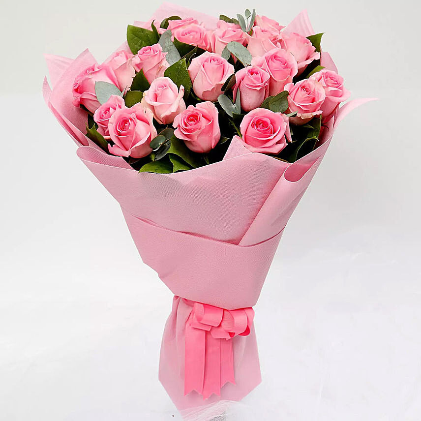 Ravishing Bouquet of 20 Pink Roses: Bouquet of Flowers